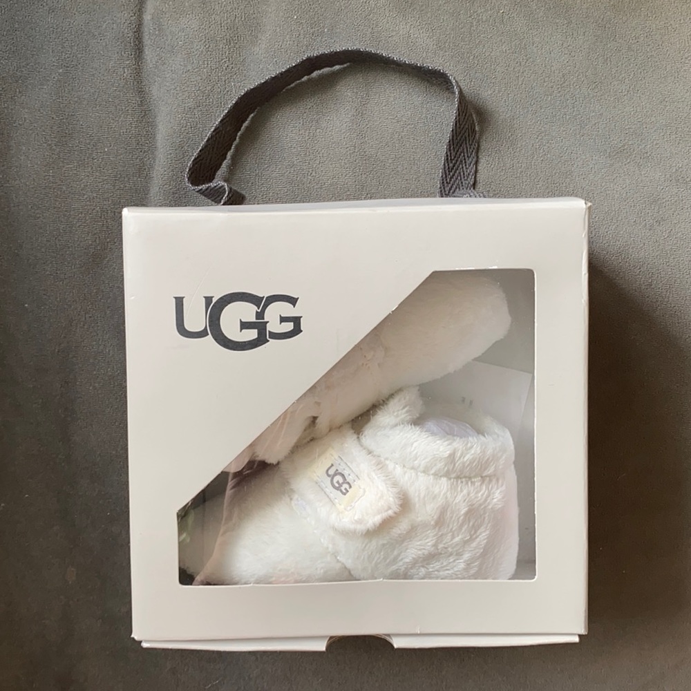 Ugg Bixbee Booties NWT Size 04/05 (18-24 months)